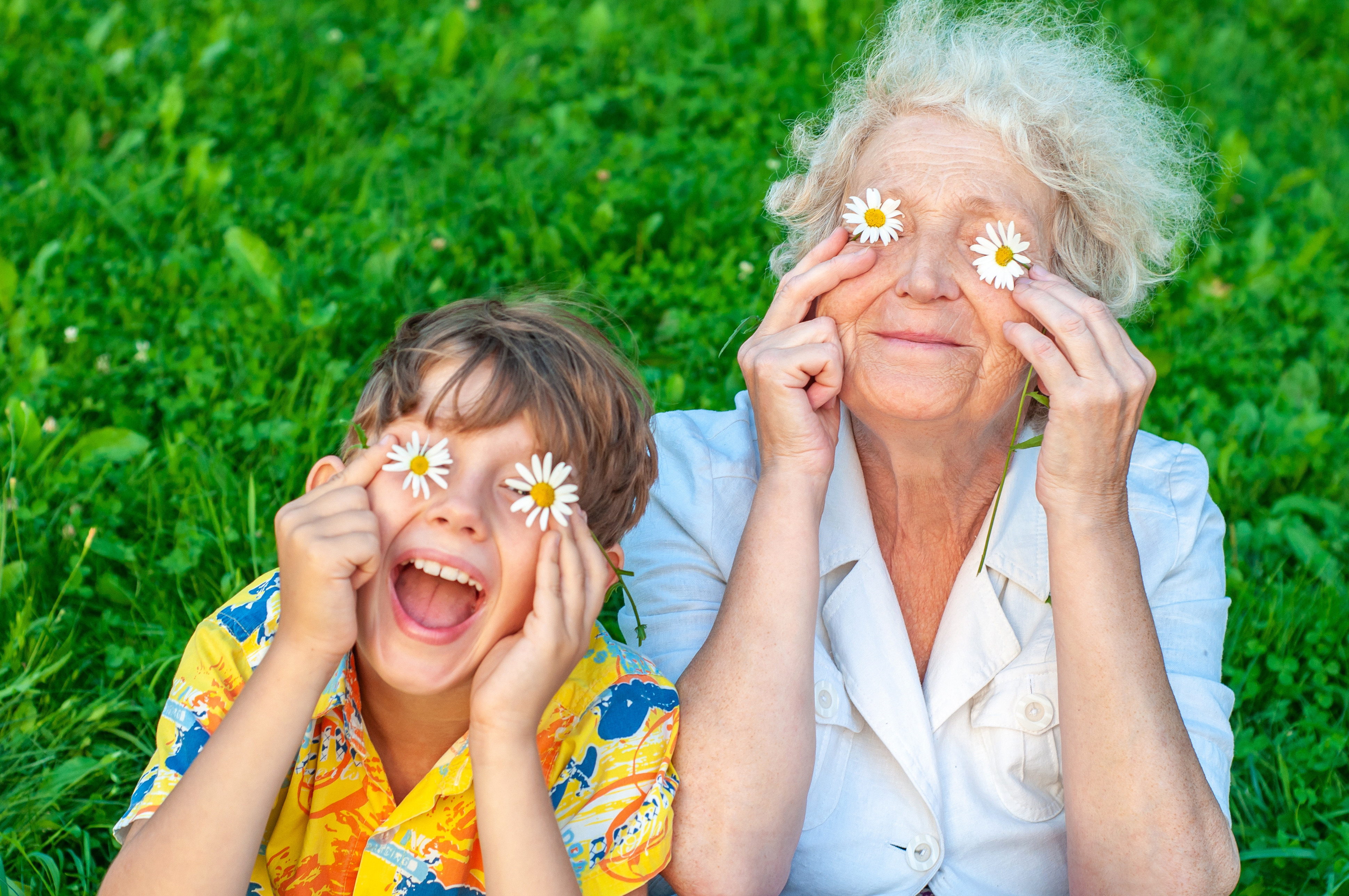 5 Simple And Beneficial Ways For Kids To Help The Elderly